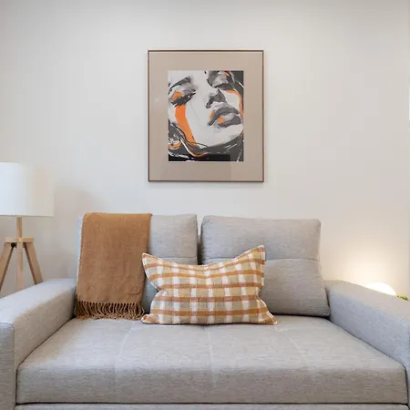 Hostwise - Stylish & Cozy Flat Apartment