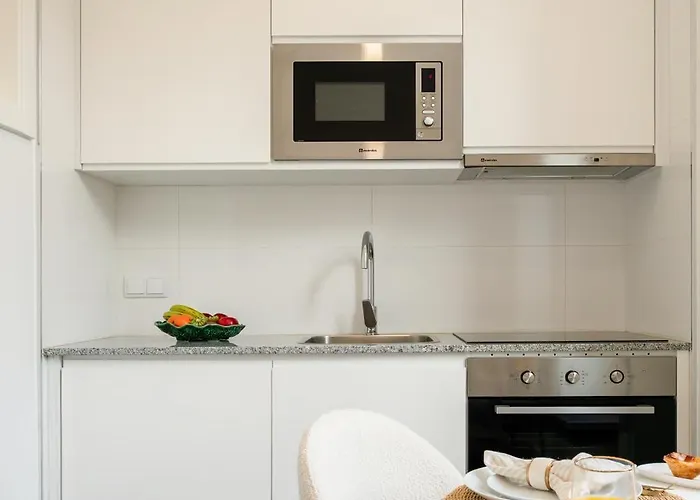 Hostwise - Stylish & Cozy Flat