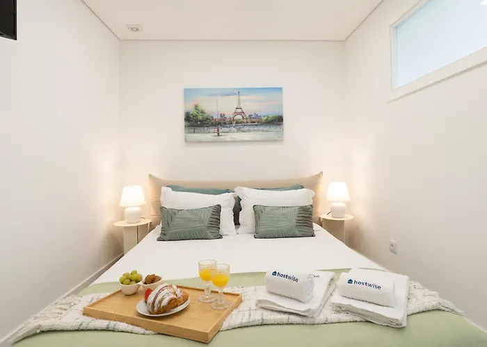 Apartment Hostwise - Stylish & Cozy Flat *