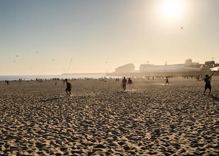 Hostwise - Stylish & Cozy Flat