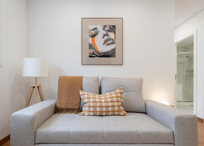 Hostwise - Stylish & Cozy Flat Apartment