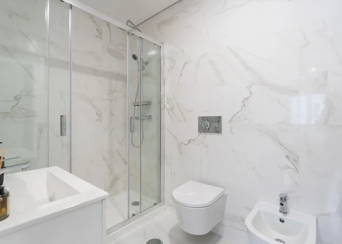 Hostwise - Stylish & Cozy Flat Apartment *