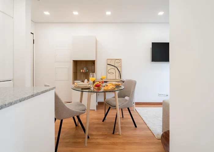 Hostwise - Stylish & Cozy Flat *