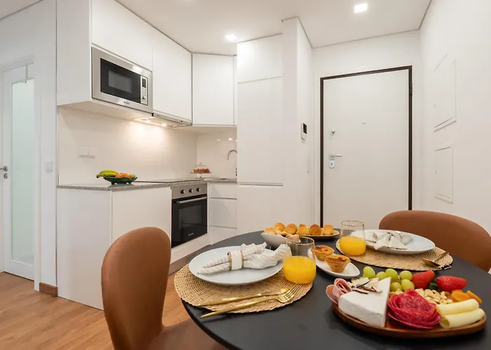 Hostwise - Stylish & Cozy Flat Apartment *