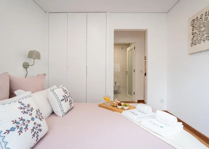 Hostwise - Stylish & Cozy Flat *