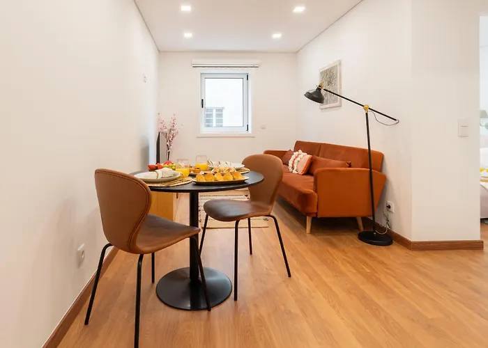 Apartment Hostwise - Stylish & Cozy Flat