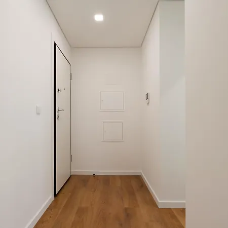 Hostwise - Stylish & Cozy Flat Apartment